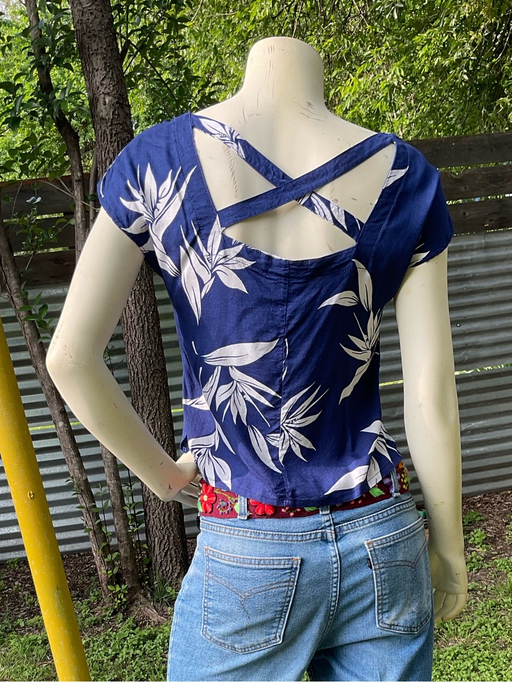 California krush VTG Hawaiian Bird of Paradise Flower Criss Cross Back Top Small - Picture 3 of 6